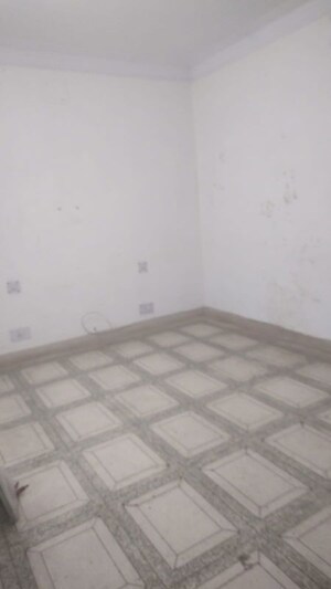 Room in 4 BHK Builder Floor at Safdarjung Enclave – for Rent