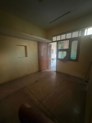 Room in 3 BHK Villa at Sector 11 – for Rent