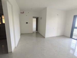 Room in 2 BHK Apartment at Kohinoor Shangrila, Pimpri – for Rent