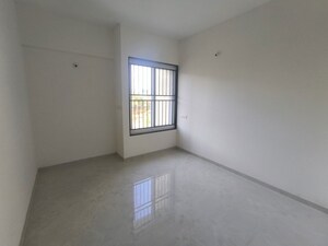 Room in 2 BHK Apartment at Kohinoor Shangrila, Pimpri – for Rent