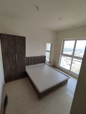 Room in 2 BHK Apartment at Sheth Avante, Kanjurmarg West – for Rent