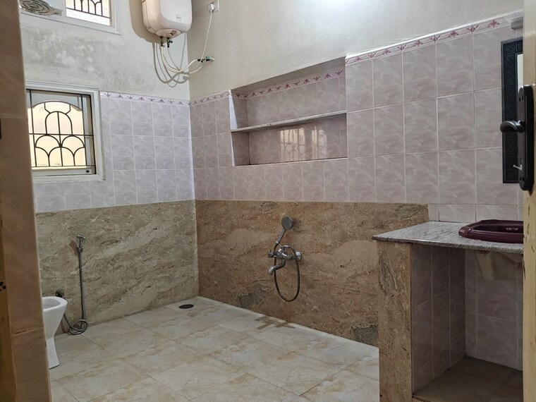 Bathroom, krishna nagar 5 Bedroom 1750 Sq.Ft. Independent House In Krishna Nagar Bangalore 10302678