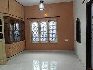 Room in 5 BHK Independent House at Krishna Nagar – for Sale