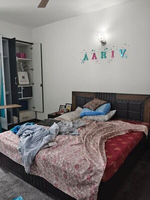 Bedroom in 2.5 BHK Apartment at Mahagun Moderne, Sector 78 – for Rent