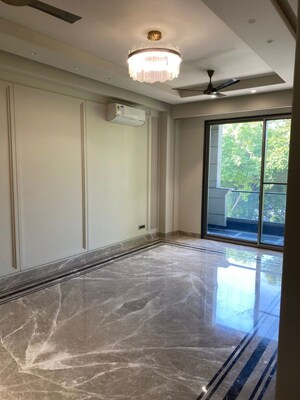 Room in 3 BHK Builder Floor at Kalkaji – for Rent