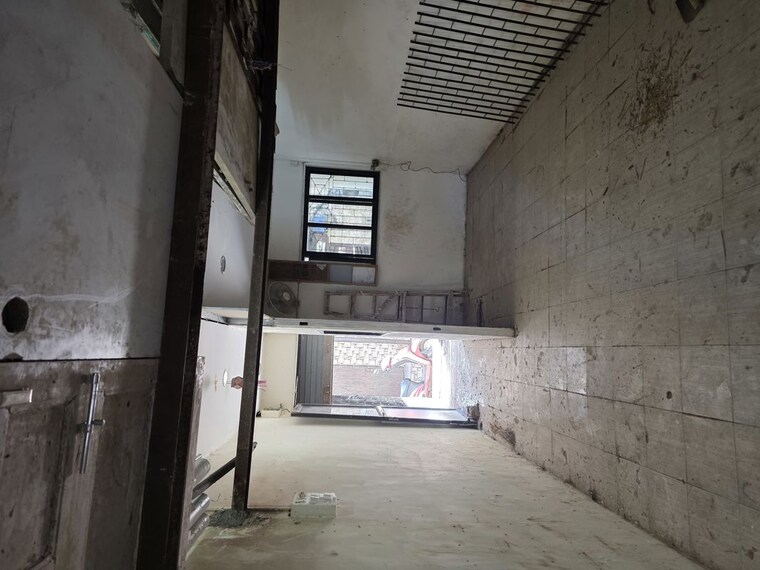  Parking, sahar-cargo-estate Commercial Office Space 300 Sq.Ft. In Andheri East Mumbai 10290293