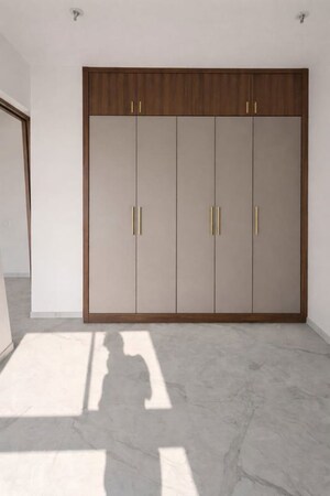 Room in 2 BHK Apartment at Prescon Midtown Bay, Mahim West – for Rent