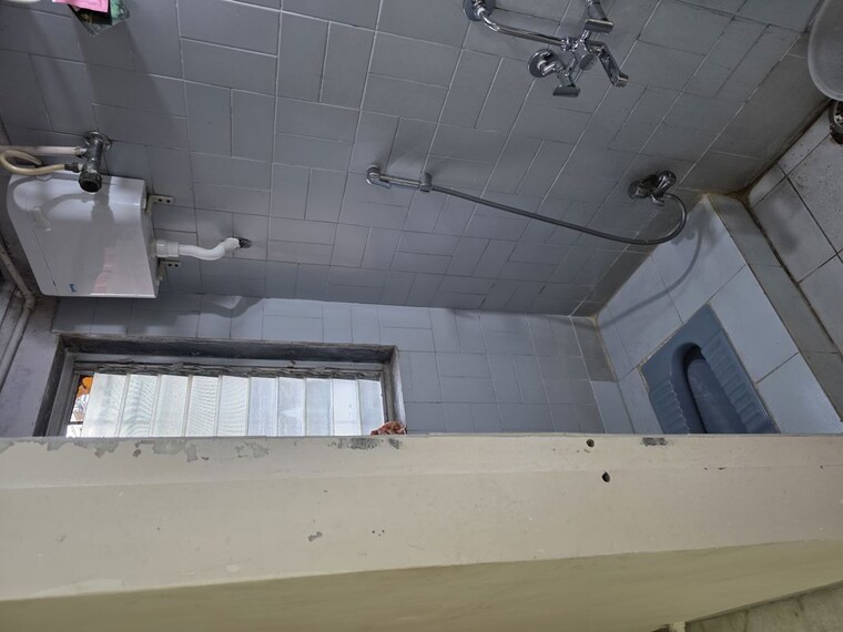 Bathroom, chaitanya-raj-bhavan 1.5 Bedroom 500 Sq.Ft. Apartment In Andheri East Mumbai 10238327