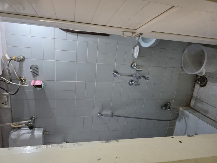 Bathroom, chaitanya-raj-bhavan 1.5 Bedroom 500 Sq.Ft. Apartment In Andheri East Mumbai 10238327