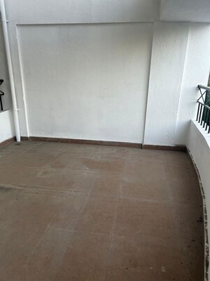 Room in 2 BHK Apartment at Samarthshree Riverine Greens, Pashan – for Rent