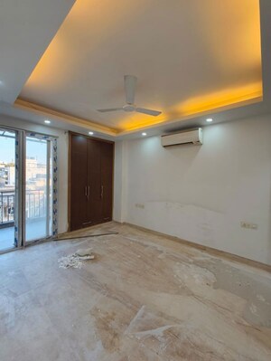 Room in 4 BHK Builder Floor at Kalkaji – for Rent