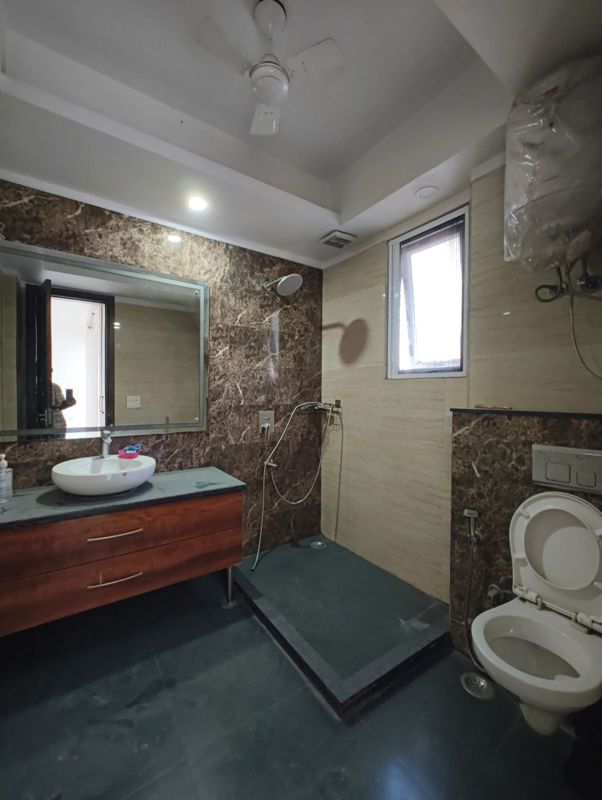 4 BHK + Pooja Room,Servant Room,Study Room,Extra Room Builder Floor For Rent in Kalkaji