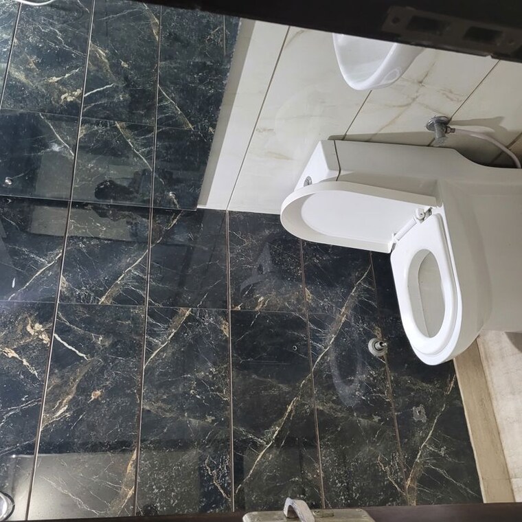 Bathroom, west enclave 1.5 Bedroom 852 Sq.Ft. Apartment In West Enclave Delhi 10302757