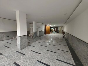 Parking in 3 BHK Builder Floor at Chittaranjan Park – for Rent