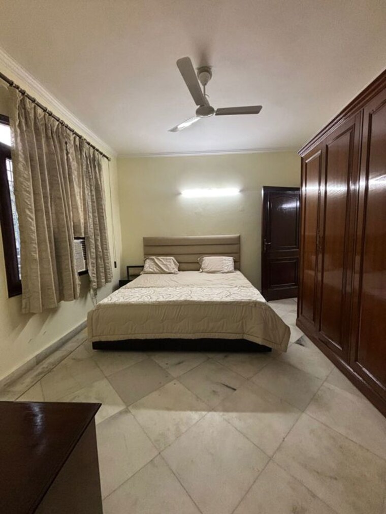 Bedroom, vasant vihar 2.5 Bedroom 2000 Sq.Ft. Builder Floor In Vasant Vihar Delhi 10302786