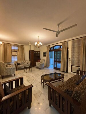 Living Room in 2.5 BHK Builder Floor at Vasant Vihar – for Rent