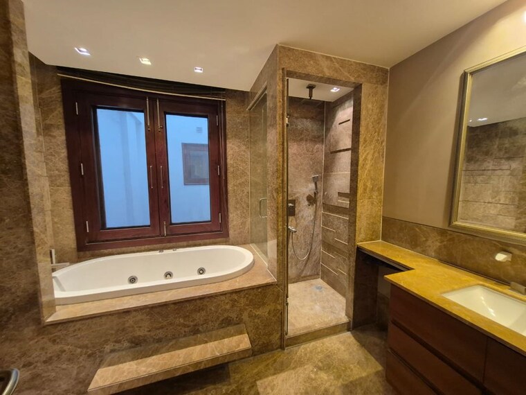 Bedroom, safdarjung development area 4 Bedroom 600 Sq.Yd. Builder Floor In Safdarjung Development Area Delhi 10302789