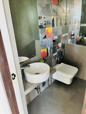 Team Area in 3 BHK Apartment at Sea Breeze Worli, Worli – for Rent