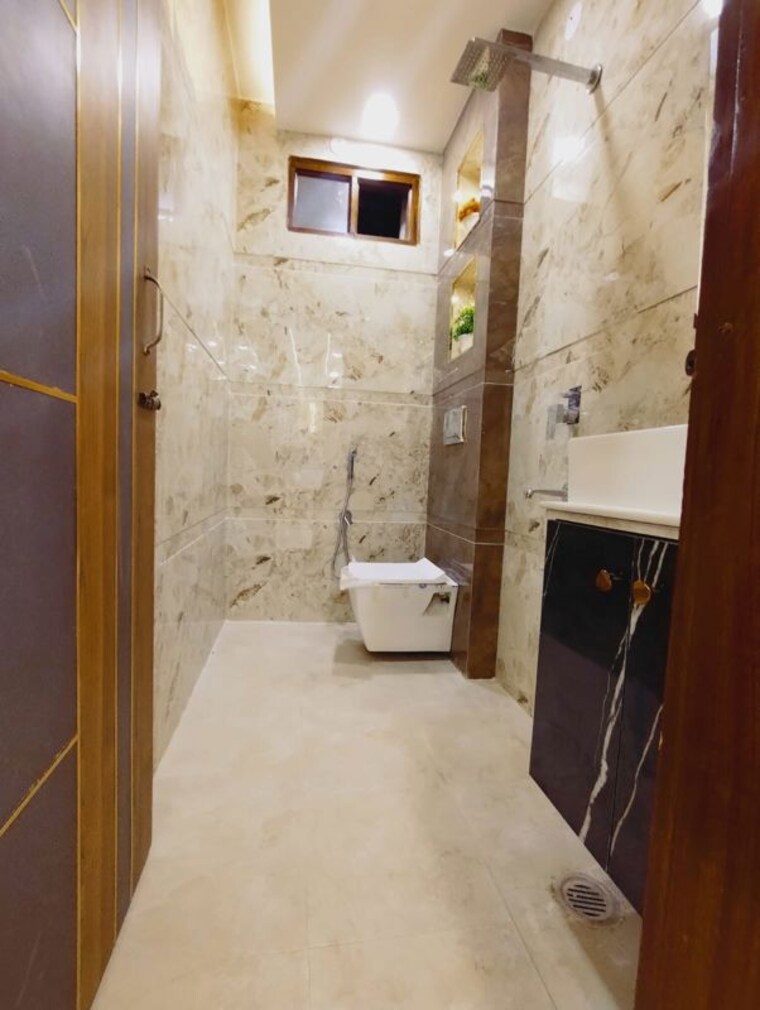 Bathroom, uttam nagar west 3 Bedroom 850 Sq.Ft. Builder Floor In Uttam Nagar West Delhi 10302794