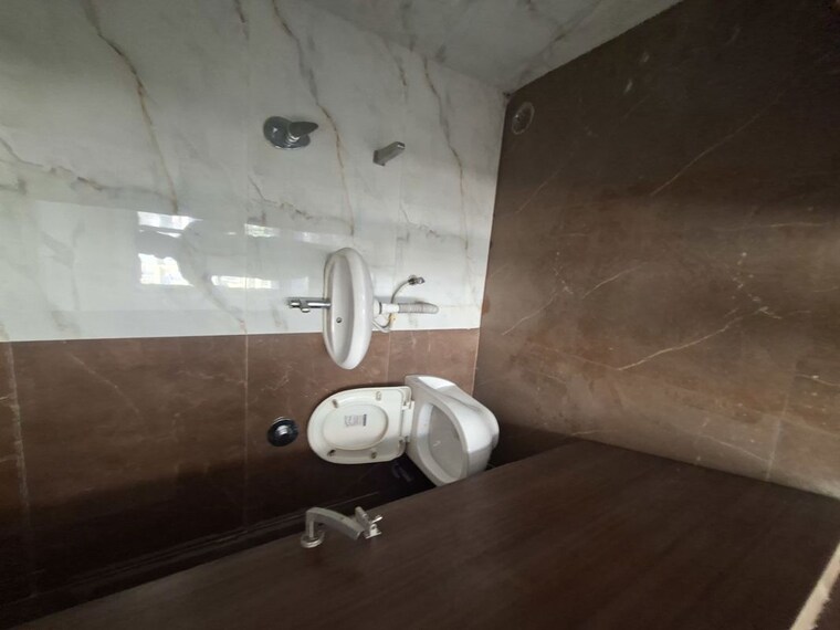 Bathroom, ulwe sector 9 2 Bedroom 1150 Sq.Ft. Apartment In Ulwe Sector 9 Navi Mumbai 10302812