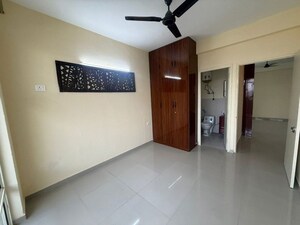 Room in 2 BHK Apartment at Pyramid Midtown, Sector 59 – for Rent
