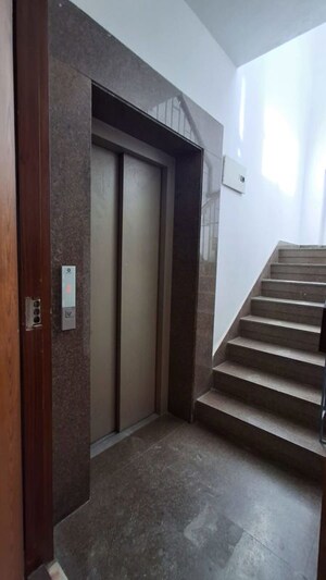 Building Lobby in 4 BHK Builder Floor at Geetanjali Enclave – for Rent