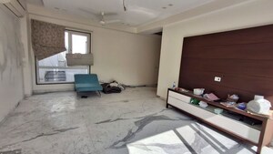 Parking in 4 BHK Builder Floor at Geetanjali Enclave – for Rent