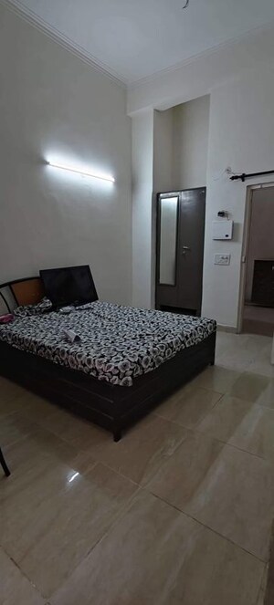 1 RK Apartment For Rent in Gaur City 2 - 14th Avenue, Sector 16c Greater Noida