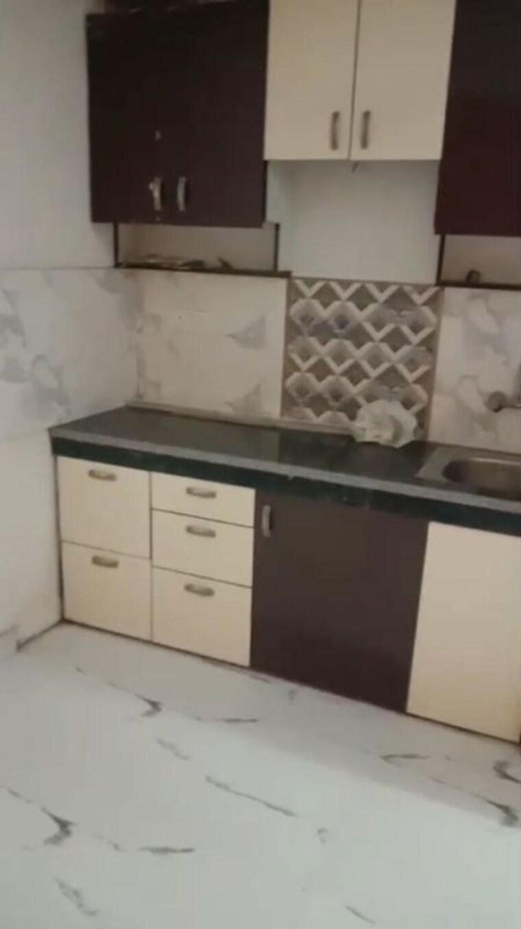 Kitchen, govindpuri 3 Bedroom 75 Sq.Yd. Builder Floor In Govindpuri Delhi 10302892