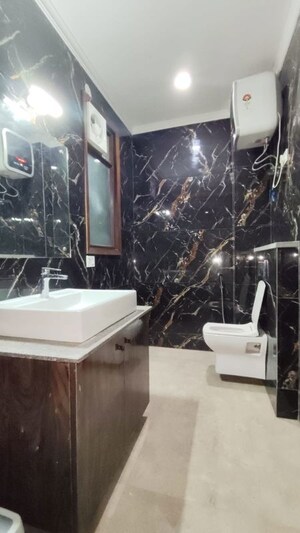 Furnished Amenities in 3 BHK Builder Floor at Saket – for Rent