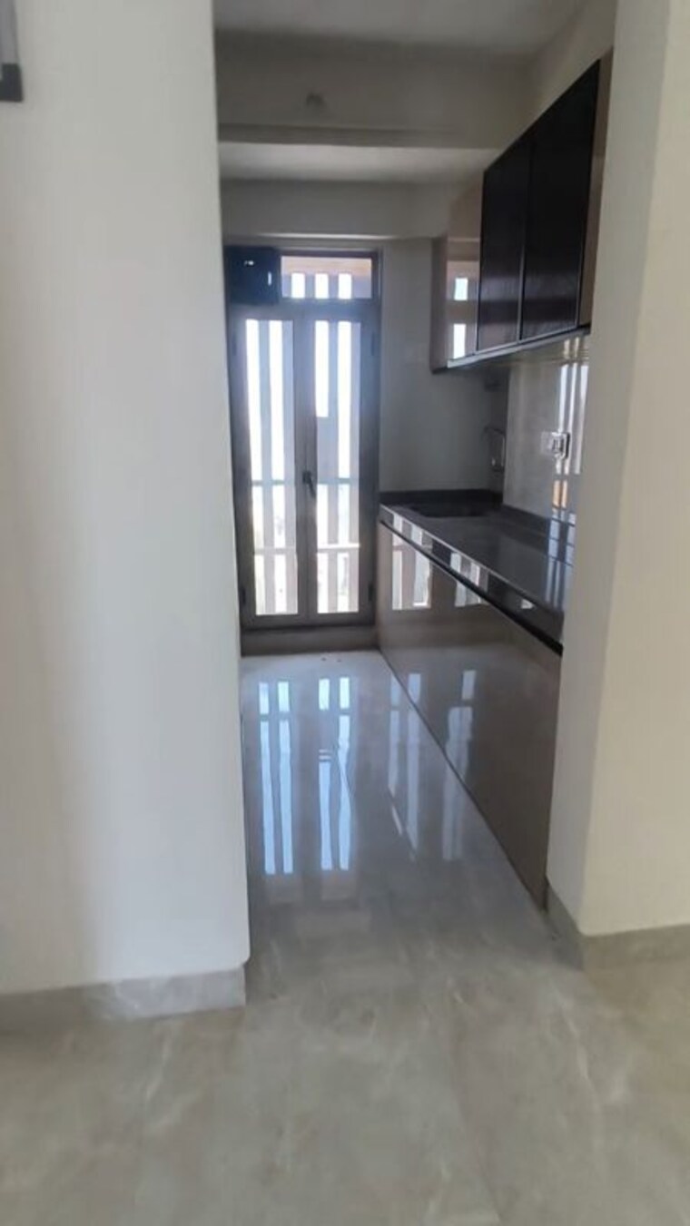 Room, dadar west 2 Bedroom 750 Sq.Ft. Apartment In Dadar West Mumbai 10302947