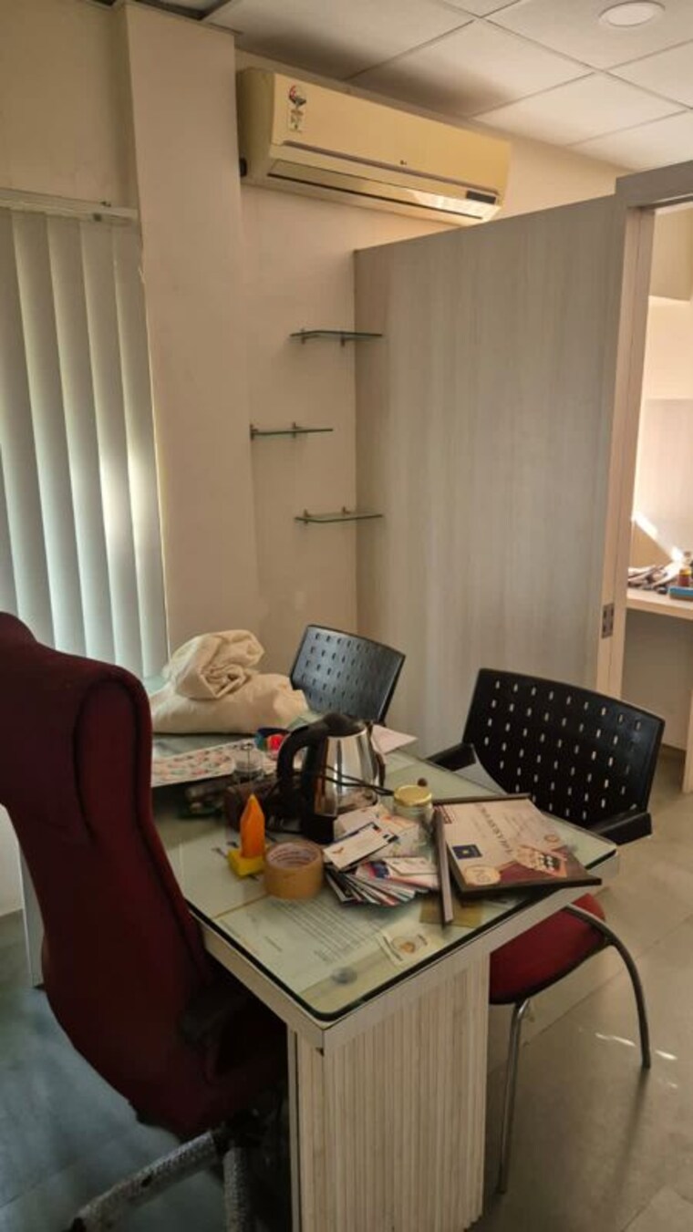 Team Area, prabhat-apartment Commercial Office Space 500 Sq.Ft. In Prabhat Road Pune 10302944