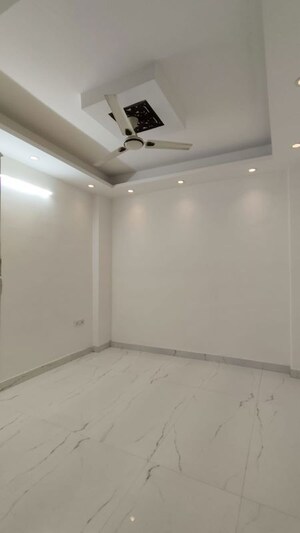 Room in 2 BHK Builder Floor at Saket – for Rent