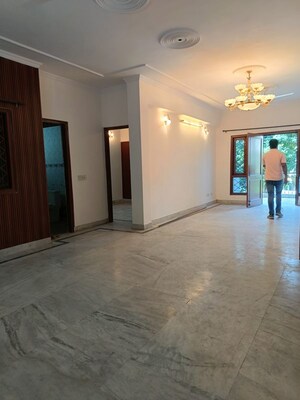3 BHK Builder Floor For Rent in NIho Scottish Royale Villa, South City 2