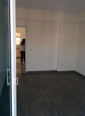 Room in 2 BHK Apartment at Gaur City 2 - 14th Avenue, Sector 16c Greater Noida – for Rent