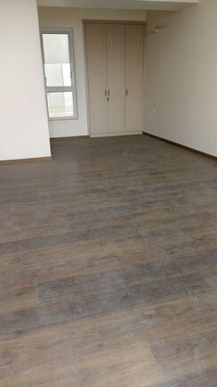 3.5 BHK + Pooja Room,Servant Room Apartment For Rent in Kalpataru Vista