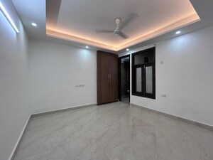 Room in 3 BHK Builder Floor at Saket – for Rent