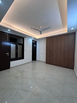 Room in 3 BHK Builder Floor at Saket – for Rent