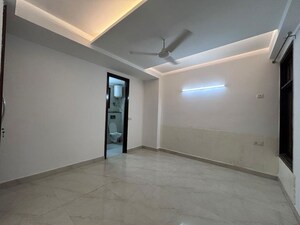 Room in 3 BHK Builder Floor at Saket – for Rent