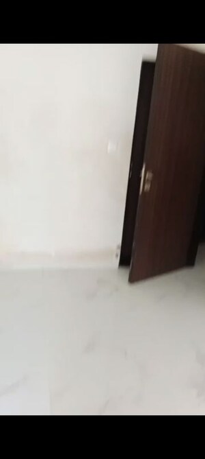 Room in 2 BHK Apartment at Ghatkopar East – for Rent