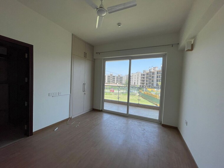 Room, godrej-meridien 3 Bedroom 2010 Sq.Ft. Apartment In Sector 106 Gurgaon 10303042
