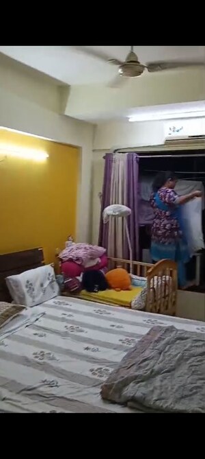 Bedroom in 2 BHK Apartment at Ghatkopar East – for Rent
