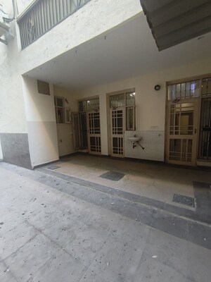 Room in 3.5 BHK Apartment at Mona Greens, Ghazipur – for Sale