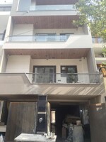 3 BHK + Pooja Room 150 Sq.Yd. Builder Floor in Paschim Vihar