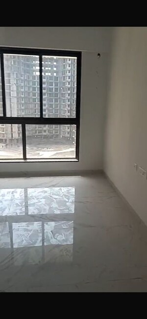 Room in 2 BHK Apartment at Anant Tara, Kandivali West – for Rent