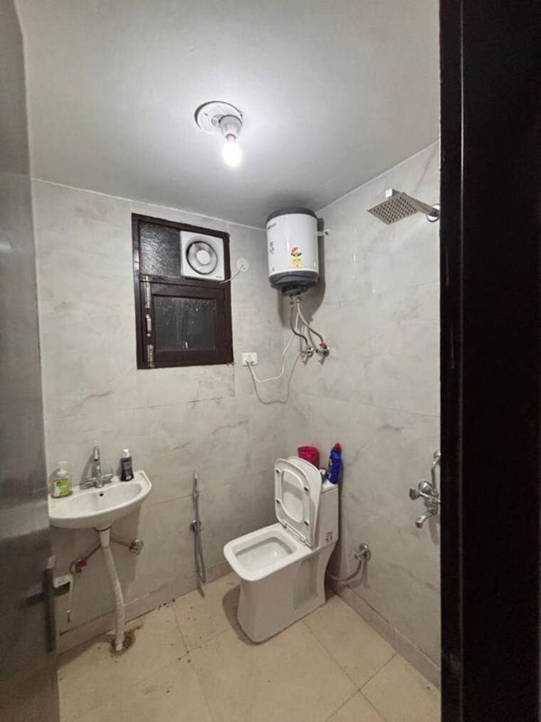 Bathroom, saket 1 Bedroom 500 Sq.Ft. Builder Floor In Saket Delhi 10303173