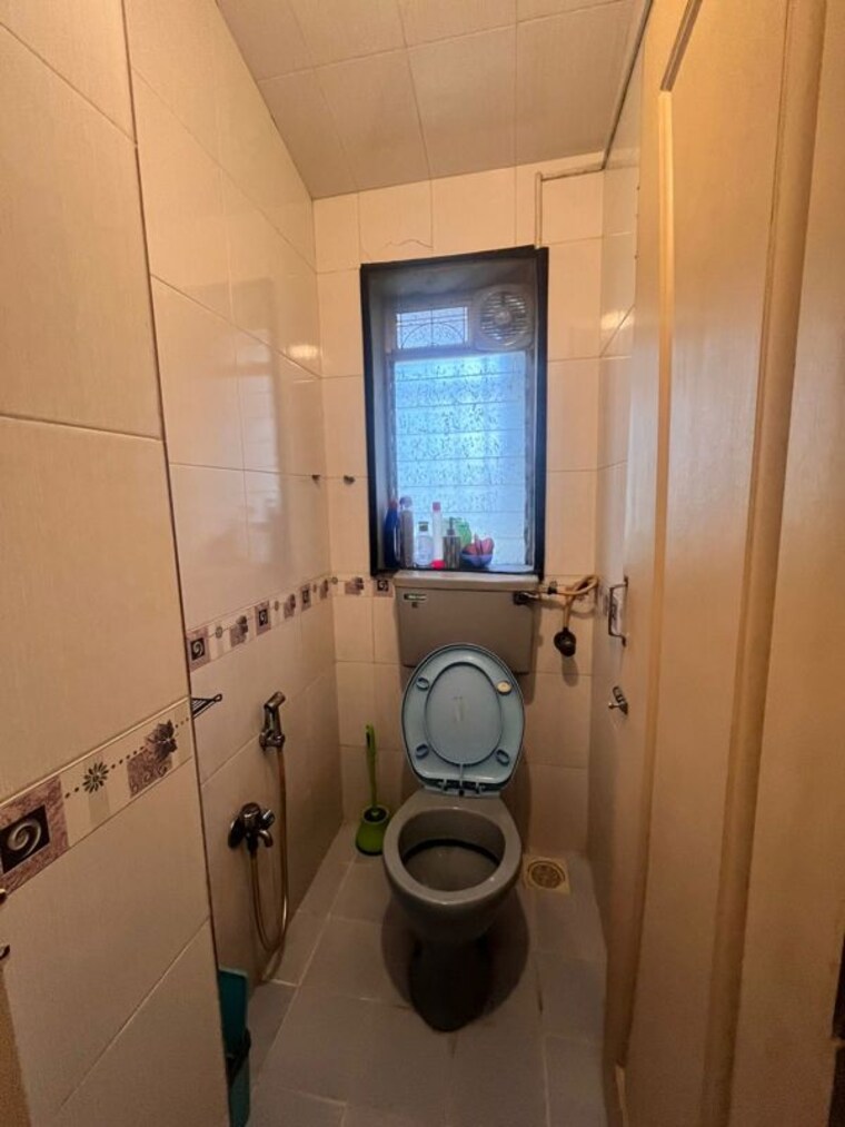 Bathroom, andheri west 1 Bedroom 650 Sq.Ft. Apartment In Andheri West Mumbai 10303190