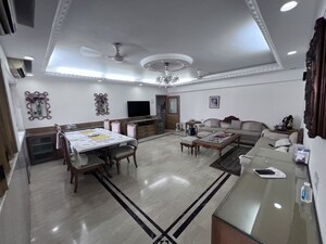 Team Area in 3 BHK Apartment at Mittal Dariya Mahal, Malabar Hill – for Rent