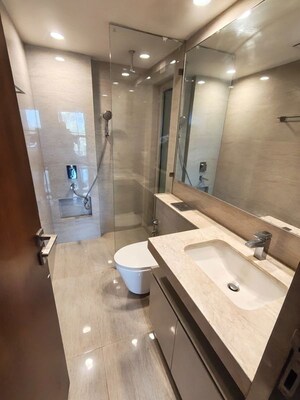 Team Area in 2 BHK Apartment at Hiranandani Castle Rock, Powai – for Rent