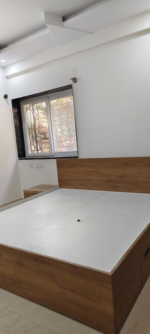 Room in 2 BHK Apartment at Sai Cambridge Residency, Halasuru – for Rent